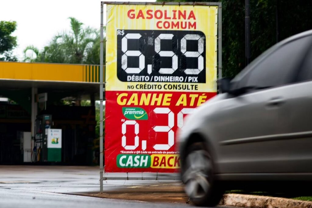 184ecc031315f1593c90b9f38e345892-1024x683 Preço da gasolina aumenta novamente e chega a R$ 6,59 nos postos do DF.