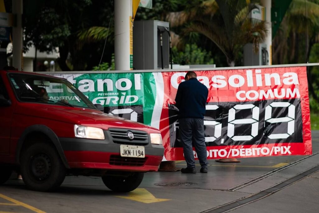 d6a9f3f1fe4af52b1dc6d89ae03f529f-1024x683 Preço da gasolina aumenta novamente e chega a R$ 6,59 nos postos do DF.