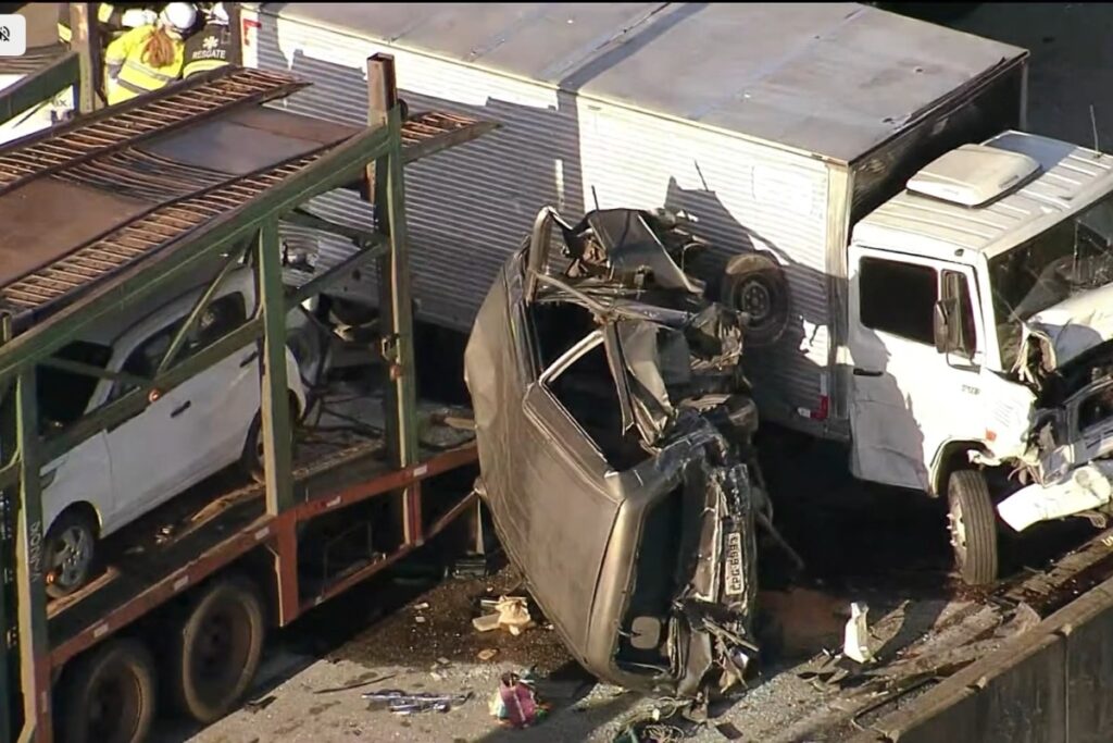 192721f51a99ed122934272dba1c870c-1024x683 Acidente no Rodoanel deixa 10 feridos. Congestionamento chega a 14 km
