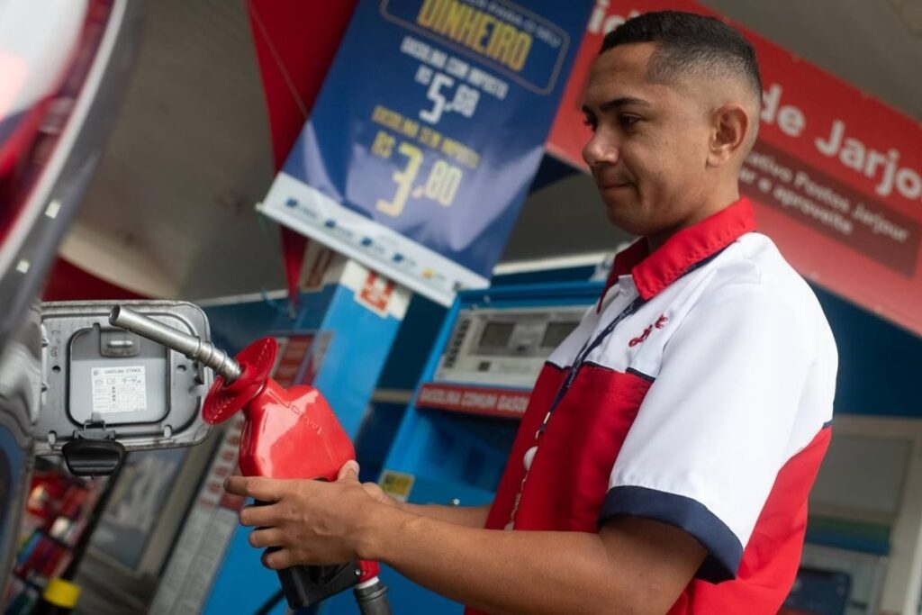 e7f77a2caec644b332c5f10f17bd1b7b-1024x683 Gasolina será vendida a R$ 4,52 no DF, no Dia Livre de Impostos.