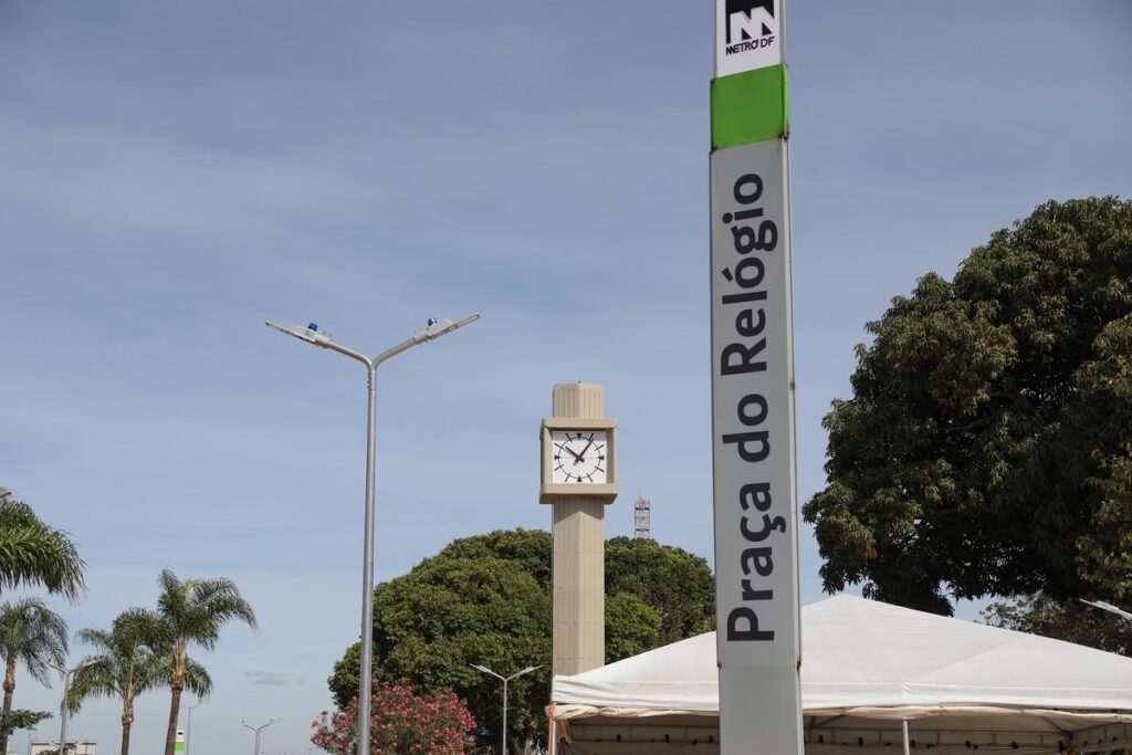 235c8cc4d71c669edb161476c8121f80-1024x683 Ibaneis inaugura reforma da Praça do Relógio, que custou R$ 6 milhões.