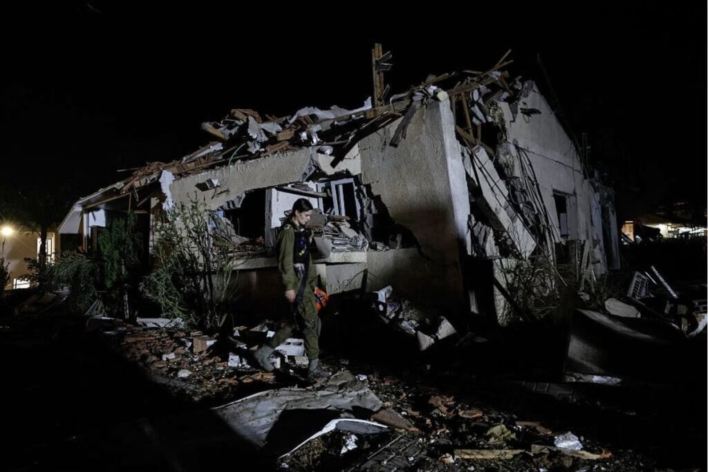 2abb3987f76ca62496793d1a3a3ba5c4-1024x683 EUA envia porta-aviões nuclear para zona de guerra entre Israel e Irã.