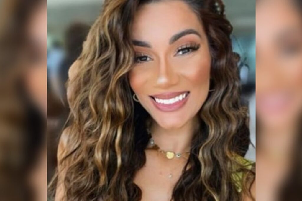 87e2055c1549a4d90c1600c1dd2253c6-1024x683 Ao ser presa, professora usava itens comprados com cartão de colegas.