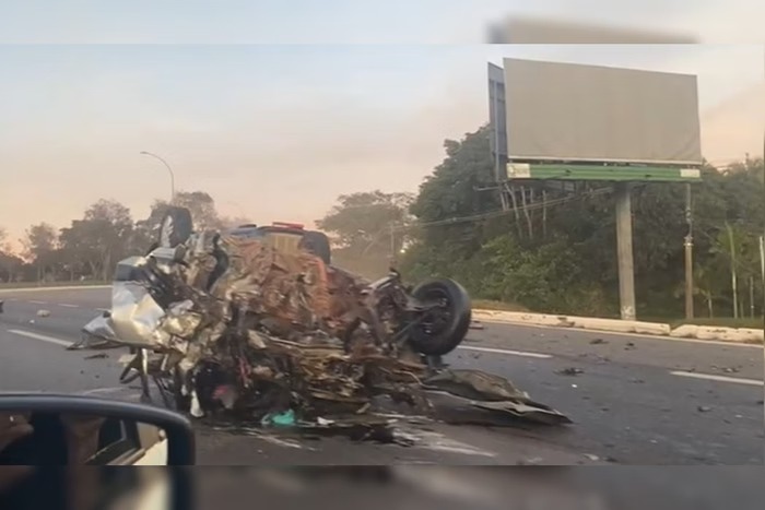 93831c1299e07d07cad3b23e20b0c8b7 Carros destruídos após grave acidente com morte na Epia.