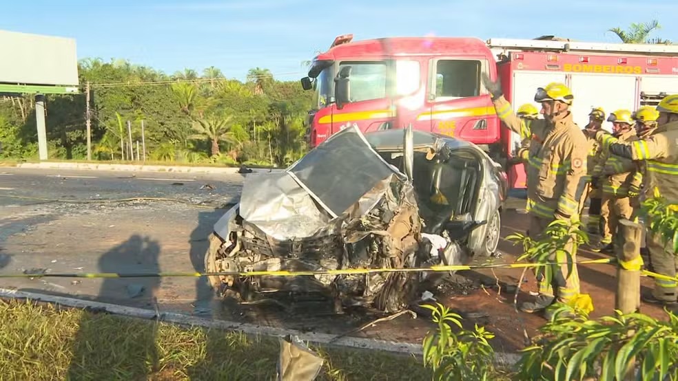 a0520-bddf-bdbr-limpo-16062025-frame-241996 Carros destruídos após grave acidente com morte na Epia.